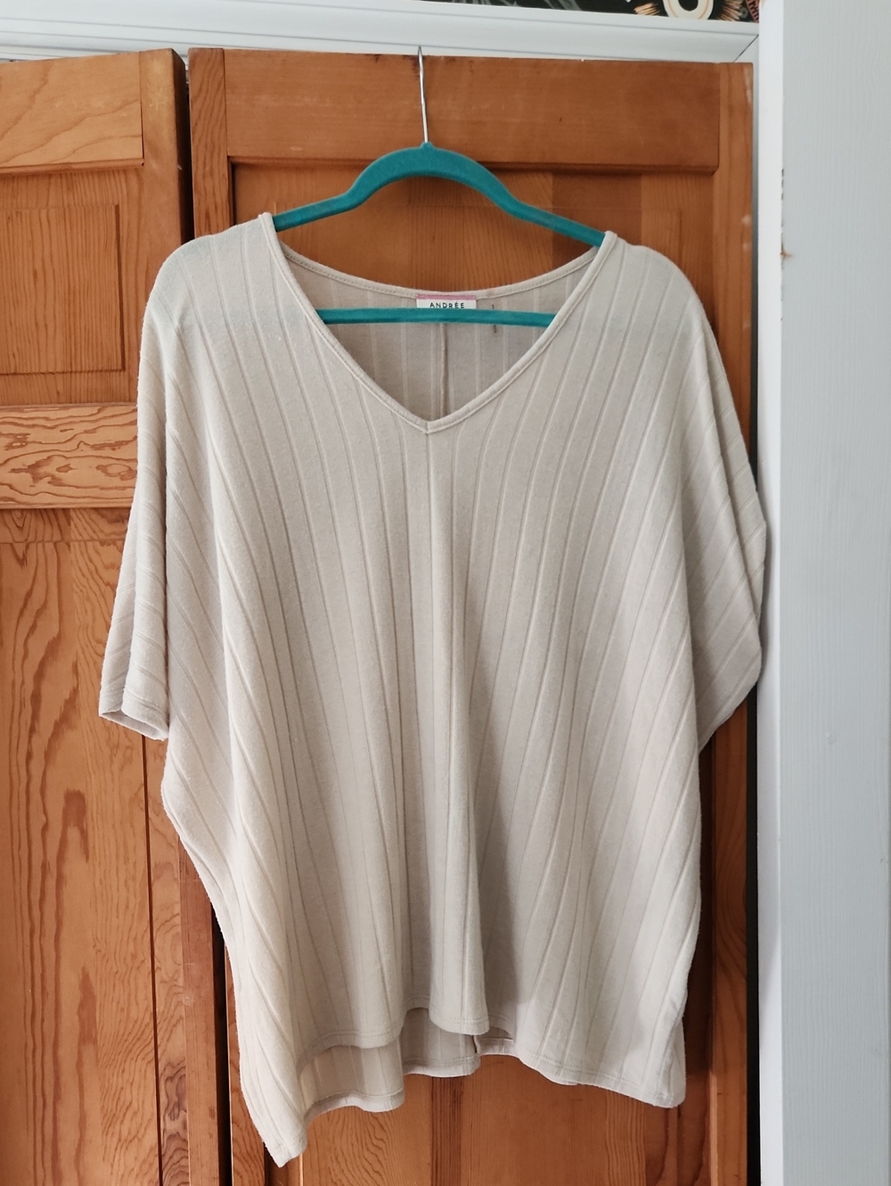Andrée by Unit Ribbed V-Neck Tunic Cream Small Like New